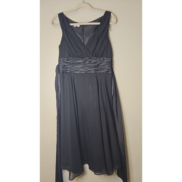 London Times Black Chiffon Midi Dress V-Neck Sleeveless Size 10 - Picture 2 of 6